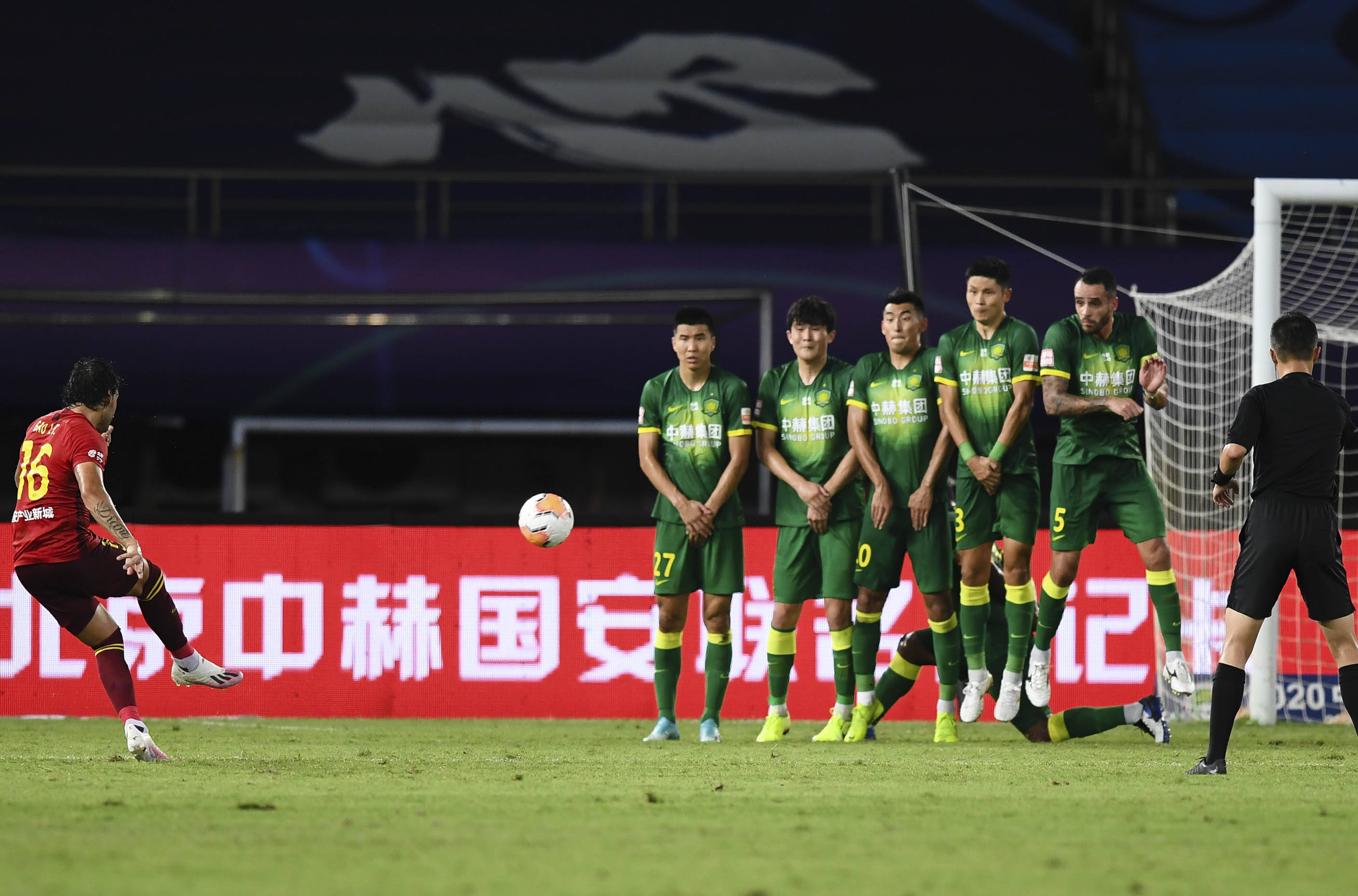 关于河北华夏幸福在主场轻松战胜天津天海的信息